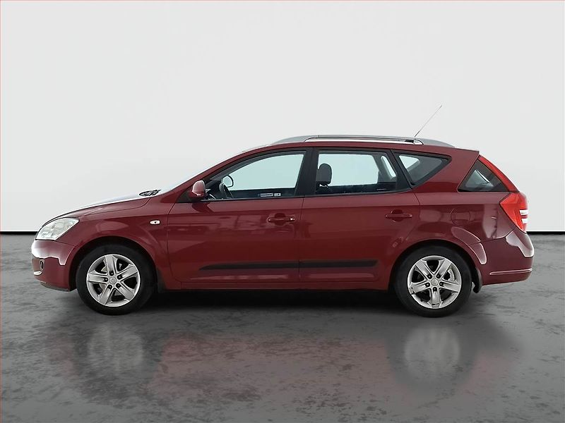 Kia Ceed (2009) 1.4 CVVT, ČR,1.maj - fotka 3 z 16