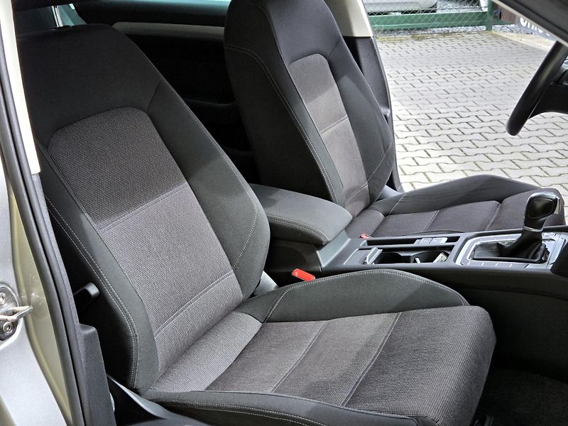 Volkswagen Passat 2.0TDi DSG *SERV.KN.FAKTURY*   - fotka 29 z 49