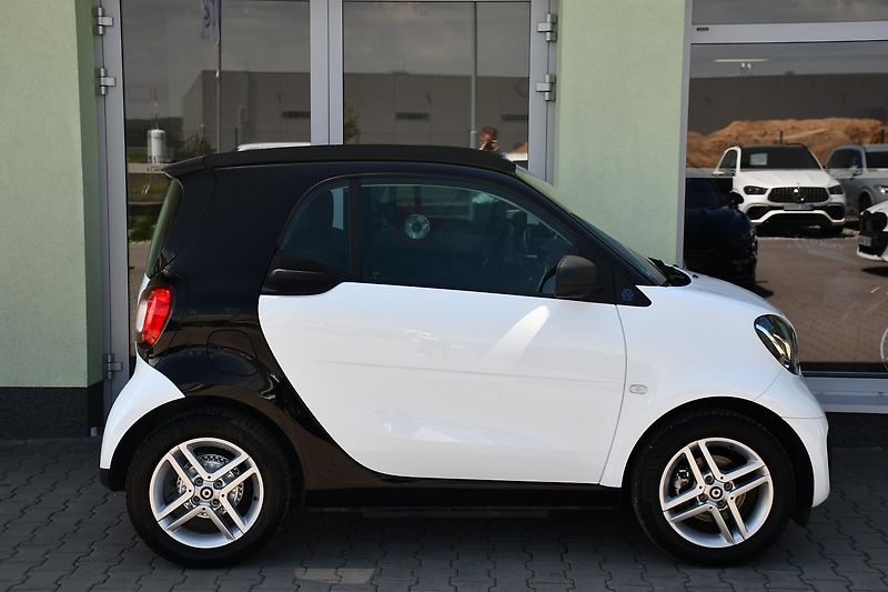 Smart Fortwo EQ - fotka 8 z 25