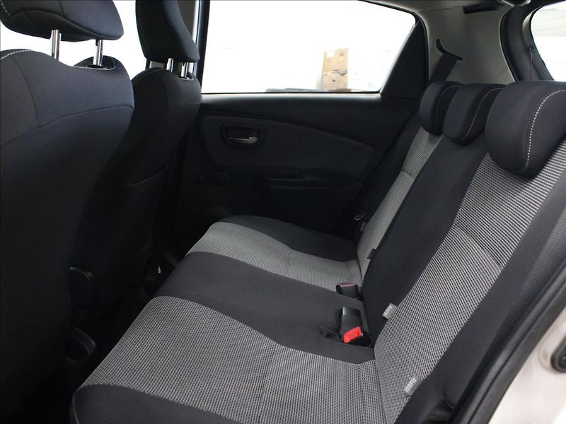 Toyota Yaris 1,5 i Hybrid Comfort At. - fotka 14 z 31