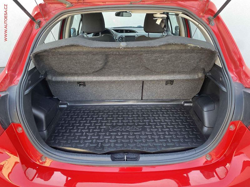 Toyota Yaris (2019) 1.5 VVT-i, Dynamic, AC - fotka 7 z 14