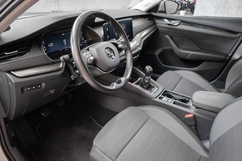 Škoda Octavia 2.0TDi*AMBITION*DPH*SERVIS - fotka 10 z 42