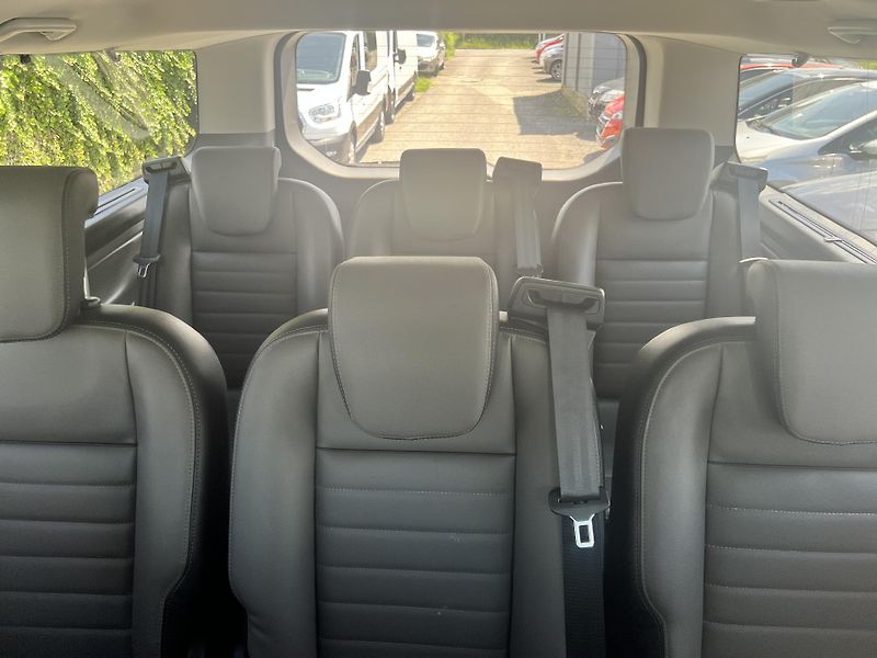 Ford Tourneo Custom 2.0TDCi 8MÍST AUTOMAT odp.DPH - fotka 31 z 46