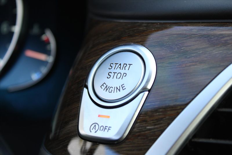 BMW Řada 7 750Li xDrive LASER MASÁŽE ČR - fotka 16 z 44
