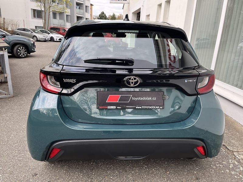 Toyota Yaris 1.5L HEV116 CVT Comfort - fotka 6 z 26