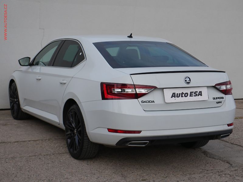 Škoda Superb (2015) 2.0 TDi 4x4, ČR, Style, DSG - fotka 5 z 18