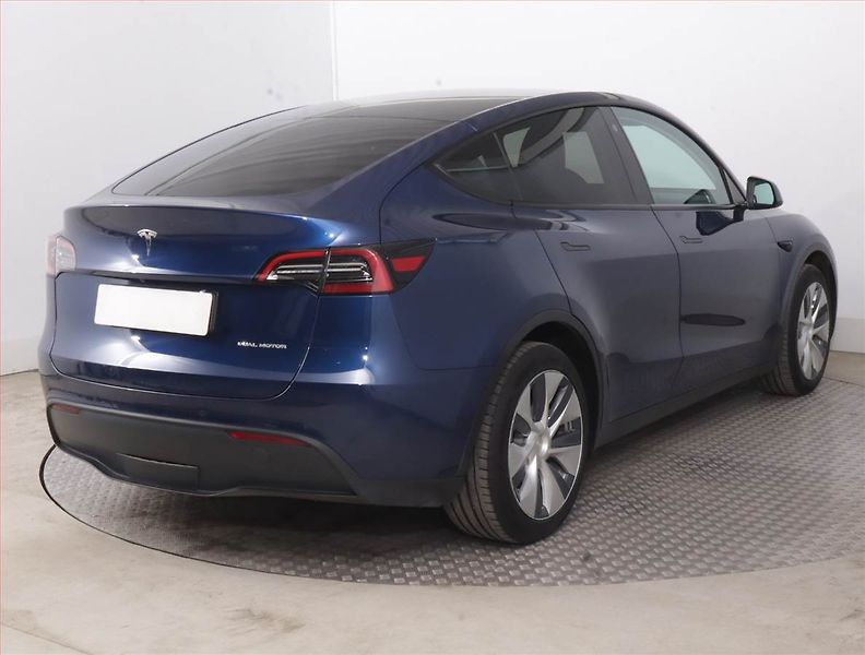 Tesla Model Y (2022) Long Range AWD 79kWh, SoH 91% - fotka 5 z 21