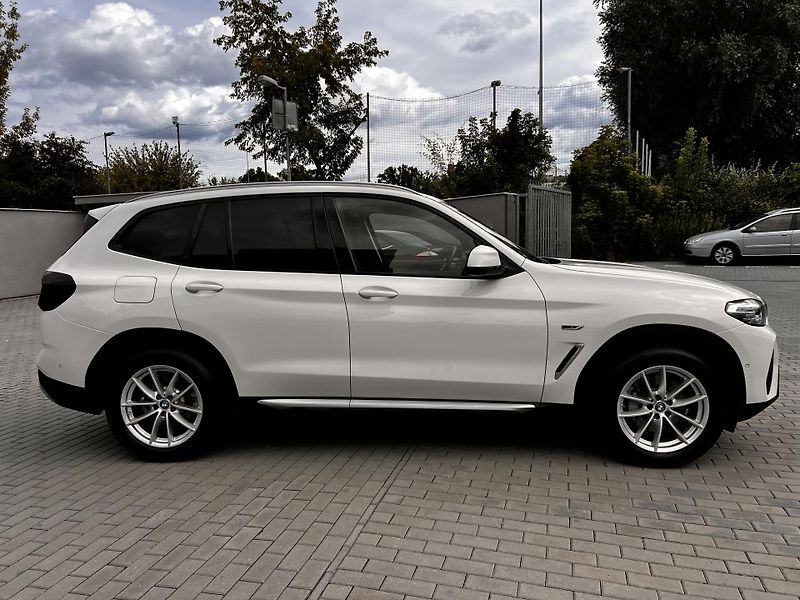 BMW X3 30e xDrive 215kw 1. majitel - fotka 4 z 28