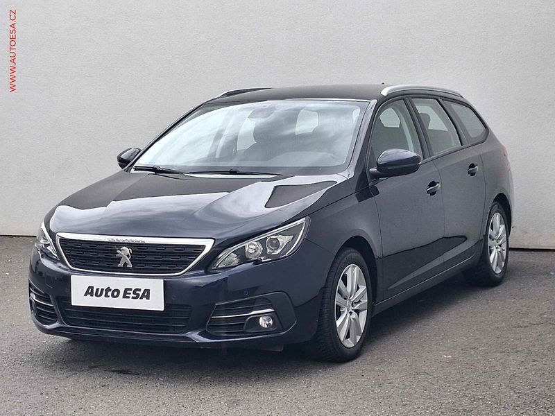 Peugeot 308 (2020) 1.2 PT, AC, park. kamera - fotka 3 z 21