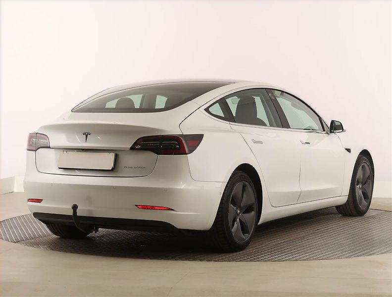 Tesla Model 3 (2020) Long Range 4WD 78kWh, SoH 89% - fotka 5 z 31
