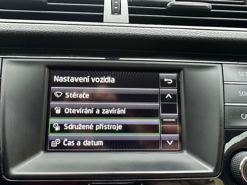 Škoda Fabia 1.4 TDi 1MAJ/ČR/DPH/Tempomat - fotka 33 z 36