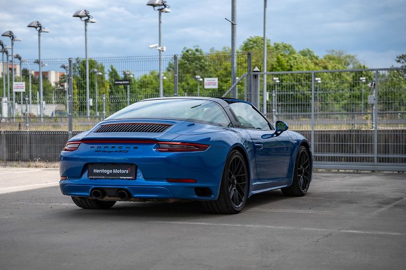 Porsche 911 (2018) 991 4 GTS Targa - fotka 7 z 38