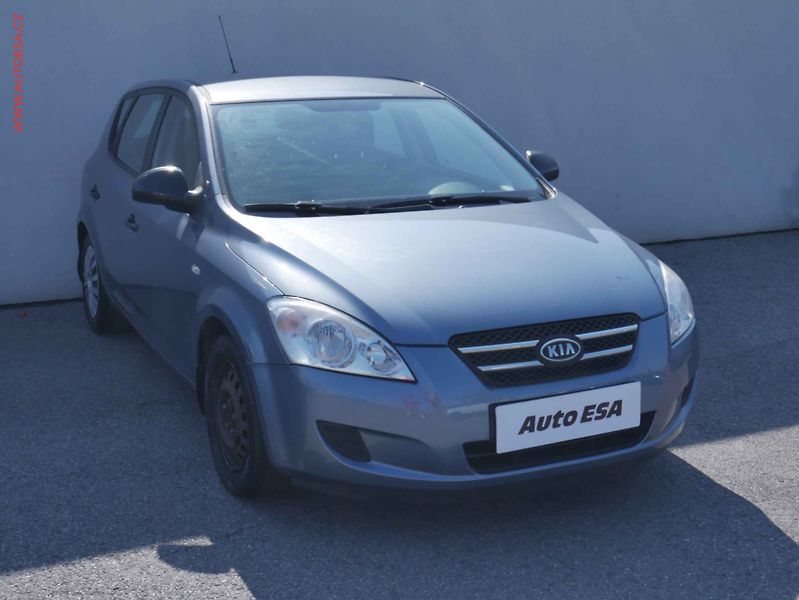 Kia Ceed (2008) 1.4CVVT, ČR, AC, tažné - fotografie inzerátu