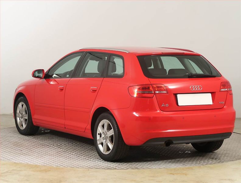 Audi A3 (2010) 1.2 TFSI, Xenony - fotka 4 z 15