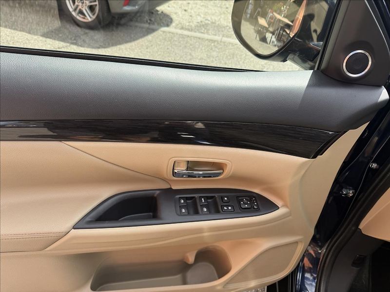 Mitsubishi Outlander 2,3 DI-D - fotka 10 z 31
