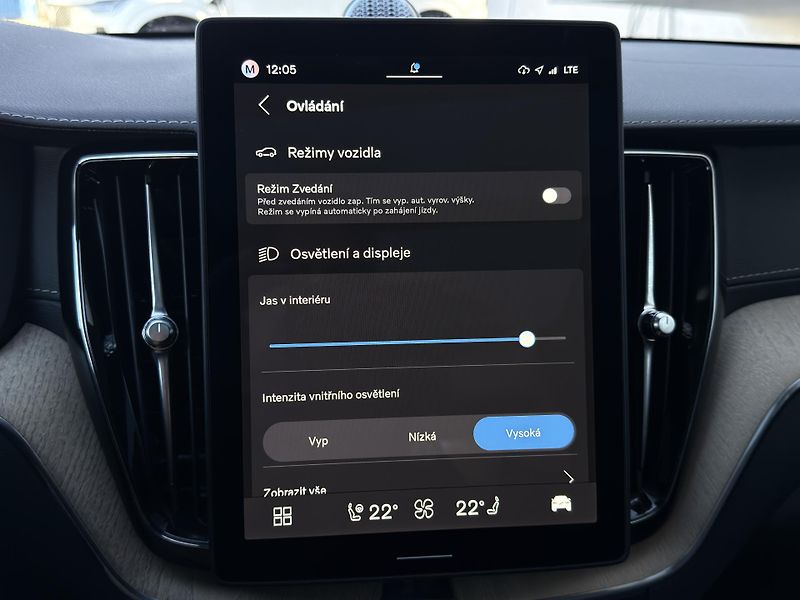 Volvo XC60 T8 AWD ULTRA DARK / B&W VZDUCH - fotka 40 z 57