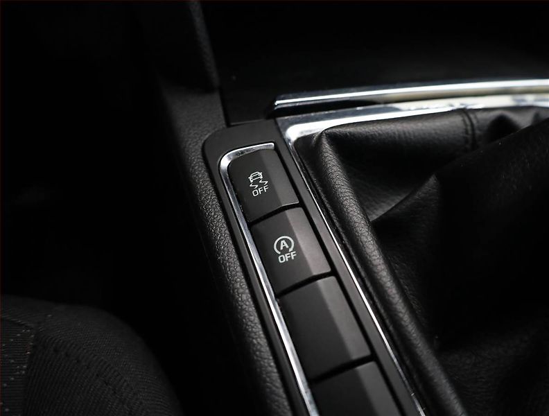 Škoda Superb (2013) 1.6 TDI, Tempomat - fotka 13 z 18