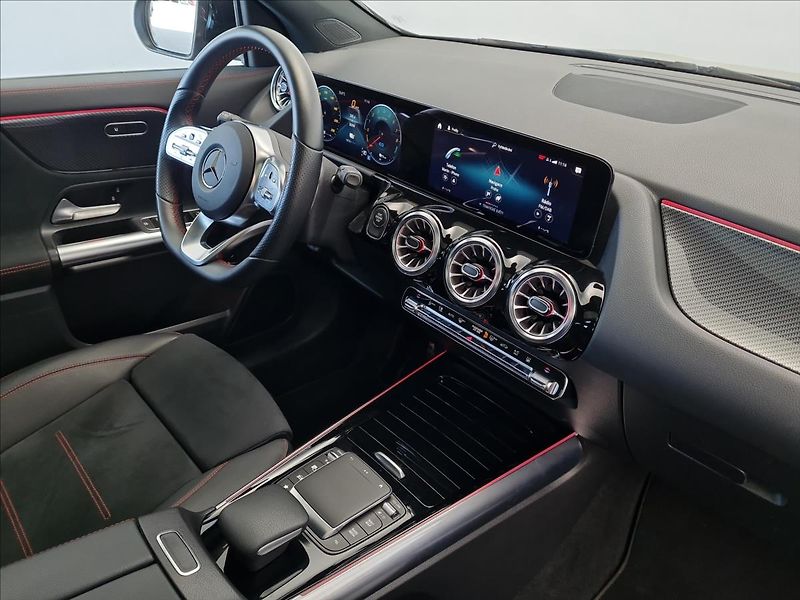 Mercedes-Benz GLA 250e AMG Line Night - fotka 18 z 21