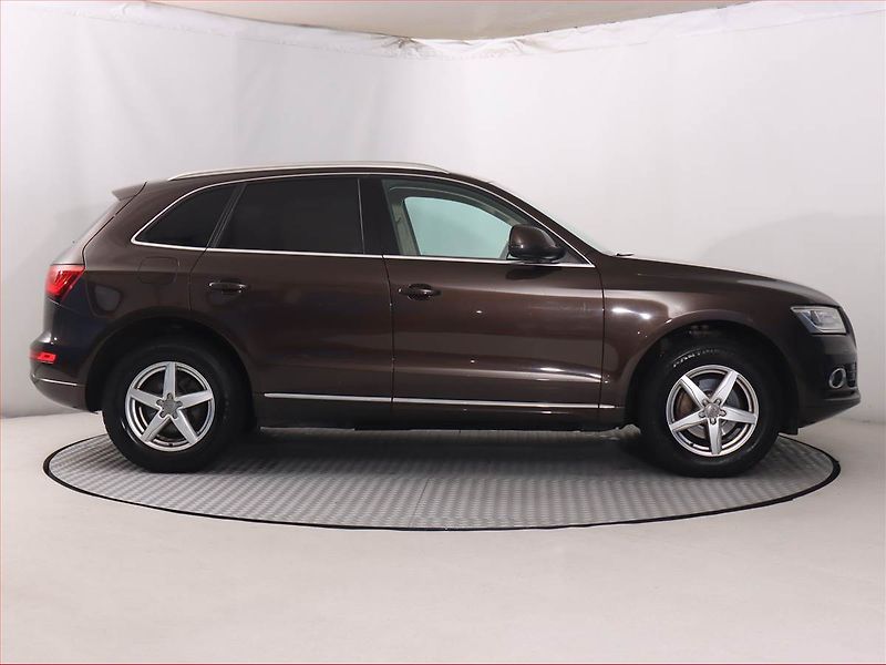 Audi Q5 (2012) design 2.0 TDI, 4X4, Automat - fotka 6 z 19
