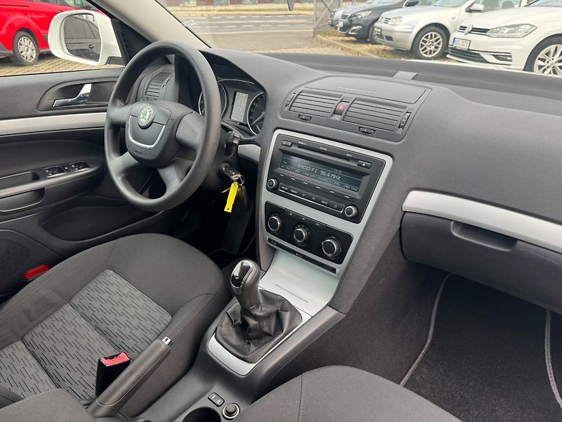 Škoda Octavia (2011) 1,2 TSI 77 KW 2. MAJ STK SK - fotka 35 z 50