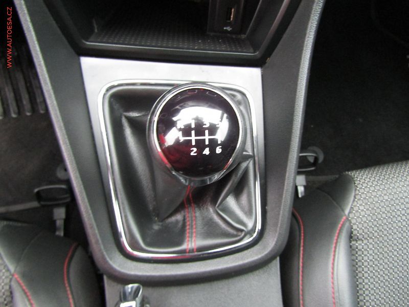 Seat Leon (2016) 2.0TDi, LED, navi - fotka 18 z 19