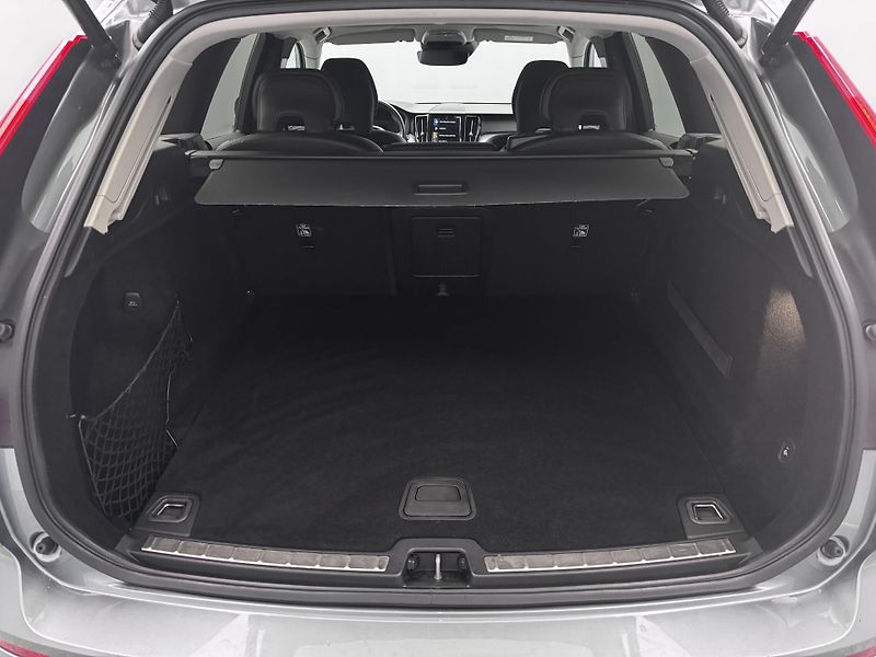 Volvo XC60 D4 AWD MOMENTUM PRO  - fotka 5 z 42