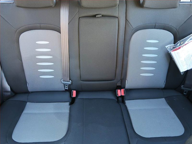 Kia Ceed (2012) 1.4 CVVT, Serv.kniha, Tempomat - fotka 10 z 17