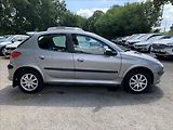 Peugeot 206 1,4 i,ČR - náhled 3