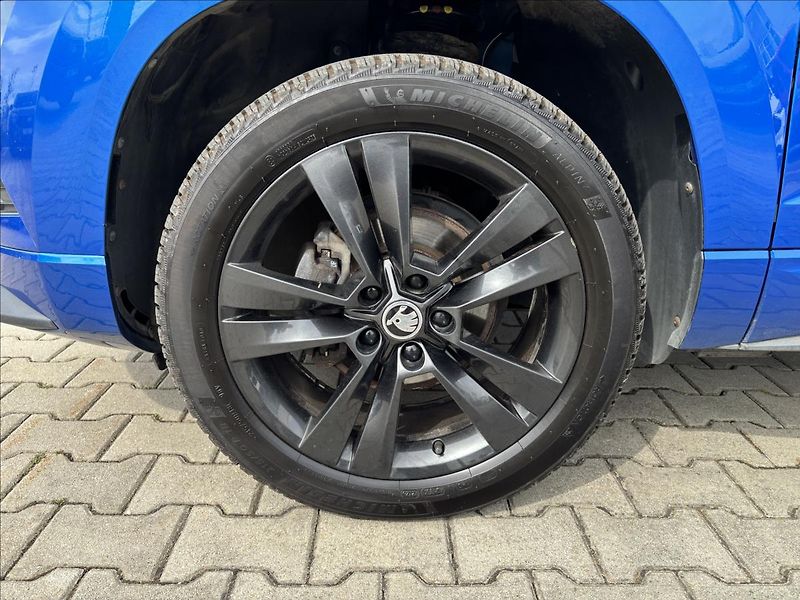 Škoda Karoq 2,0 TDI Sportline DSG ČR - fotka 9 z 41