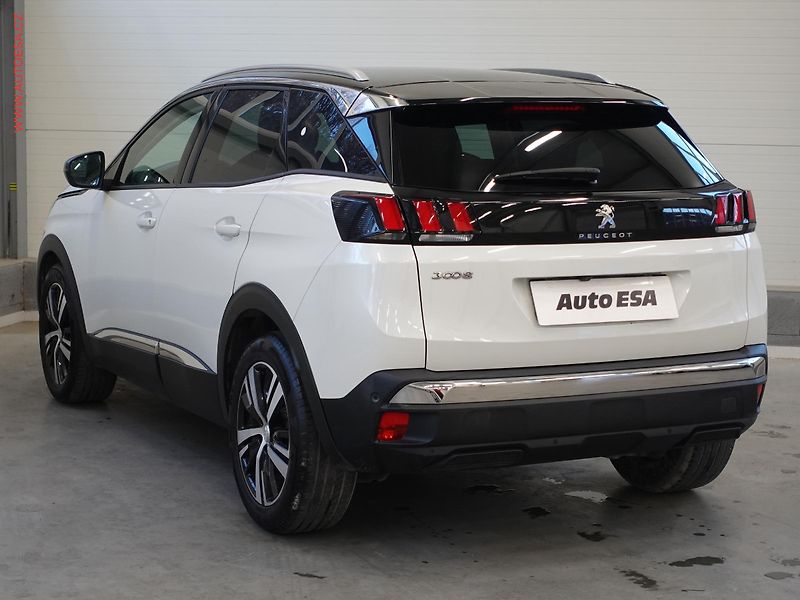 Peugeot 3008 (2019) 1.2PT, Allure, AT, navi - fotka 6 z 22