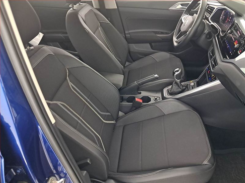 Volkswagen Taigo (2023) 1.0 TSI - fotka 9 z 27