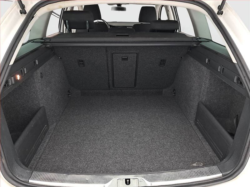 Škoda Superb (2014) Ambition 2.0 TDI, Xenony - fotka 13 z 15