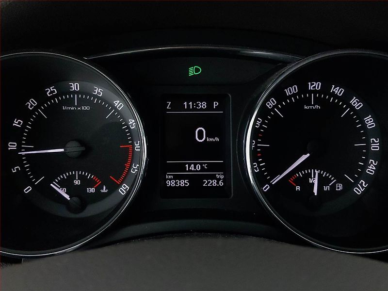Škoda Superb (2013) Laurin&Klement 2.0 TDI - fotka 11 z 23