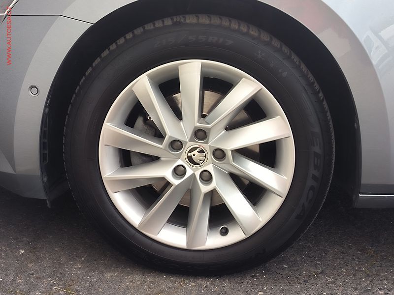 Škoda Superb (2017) 1.4 TSi, Style, bixen, panor - fotka 22 z 23