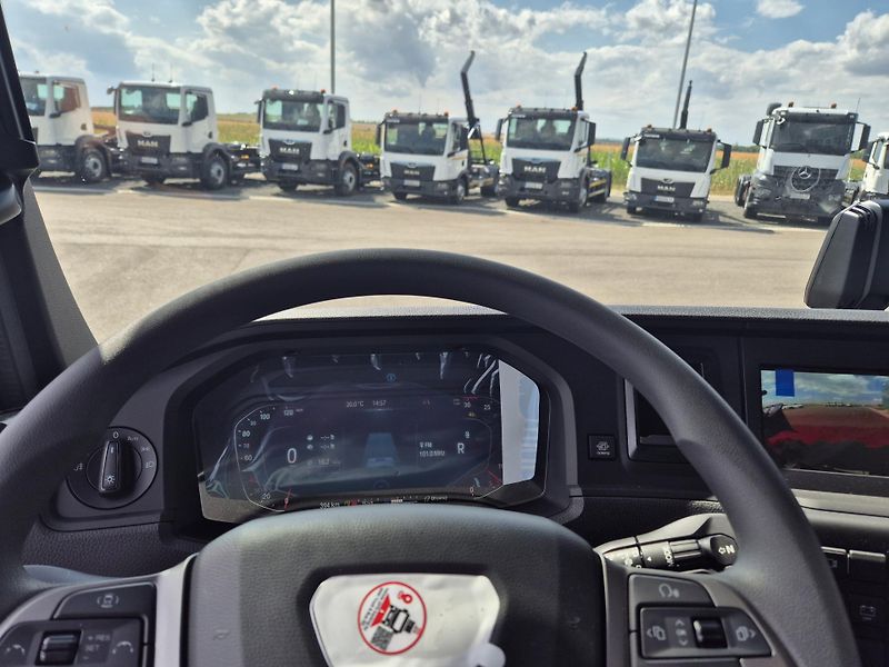 MAN TGL 12.220 HIAB + KONTEJNER  - fotka 19 z 22