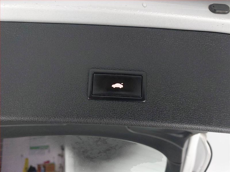 Audi A4 (2008) Ambiente 2.0 TDI, Automat - fotka 16 z 20