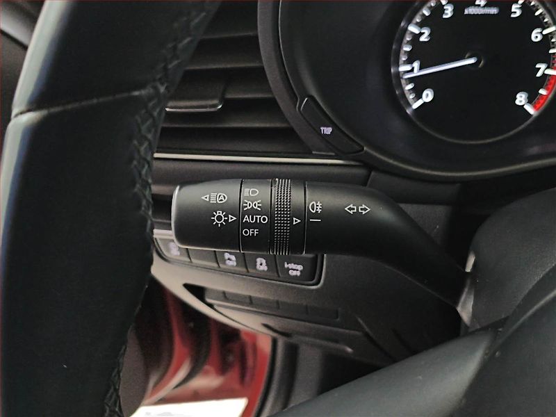 Mazda 3 (2021) 2.0 Skyactiv-G - fotka 16 z 16