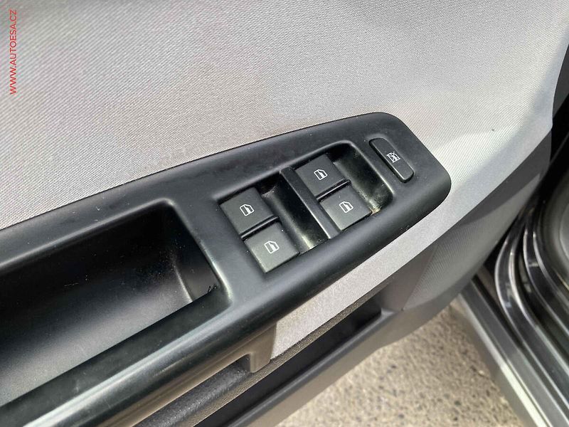 Volkswagen Polo (2007) 1.4 16V, CROSS - fotka 13 z 16