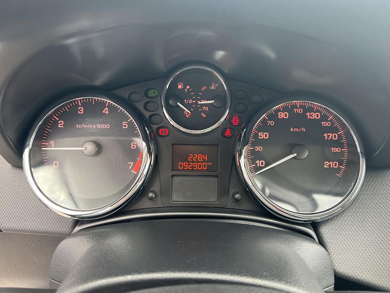 Peugeot 207 (2011) 1,4i 54kW SW - fotka 12 z 28