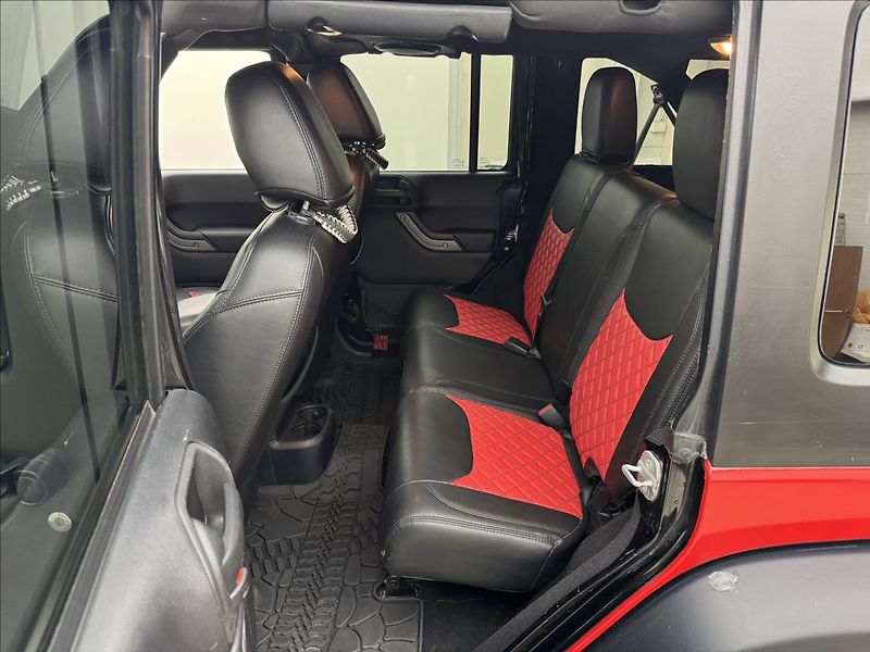 Jeep Wrangler 3,6 209kW AT PENTASTAR SERVIS - fotka 29 z 44