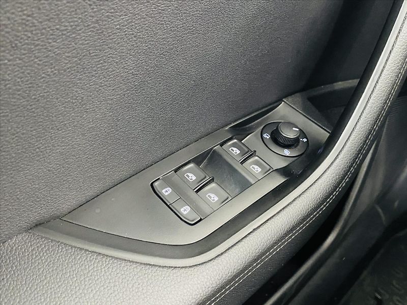 Škoda Superb 2,0 TDI 147kW DSG Style Plus - fotka 19 z 27