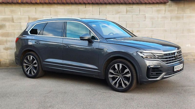Volkswagen Touareg TSI 250kW R-LINE - fotka 2 z 33