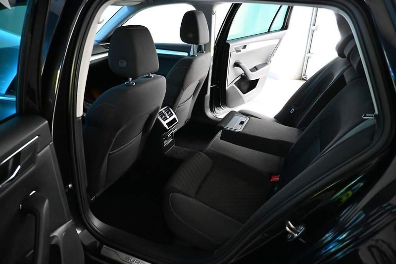 Škoda Superb (2022) 2.0 DSG LED ACC Virtual Tažné - fotka 9 z 35