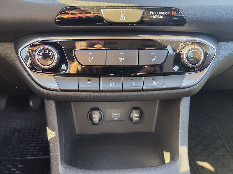 Hyundai i30 1.0 T-GDI/88kW Start Plus - fotka 15 z 28