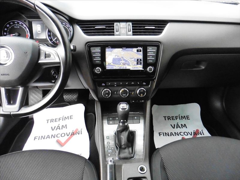 Škoda Octavia 2,0 TDi Combi 4x4 DSG Scout - fotka 11 z 17