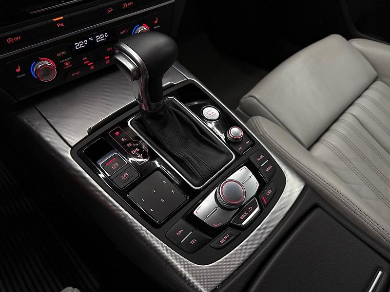 Audi A6 Allroad (2012) 3.0 TDI quattr - fotka 29 z 30