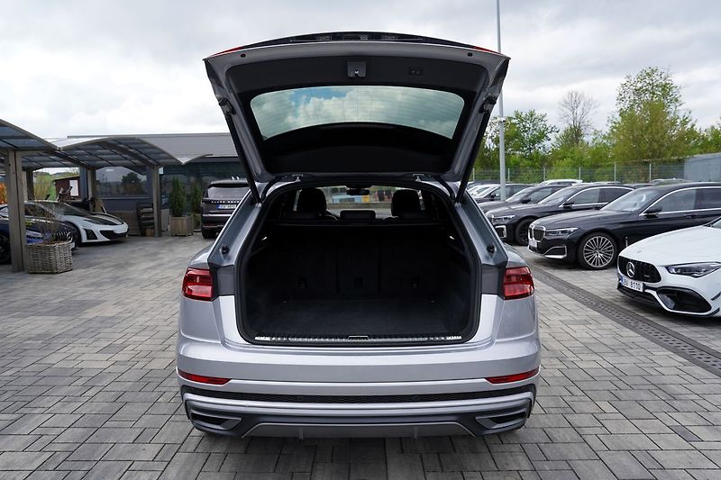 Audi Q8 55 TFSI Q/21kola/S-line/B&O - fotka 11 z 44