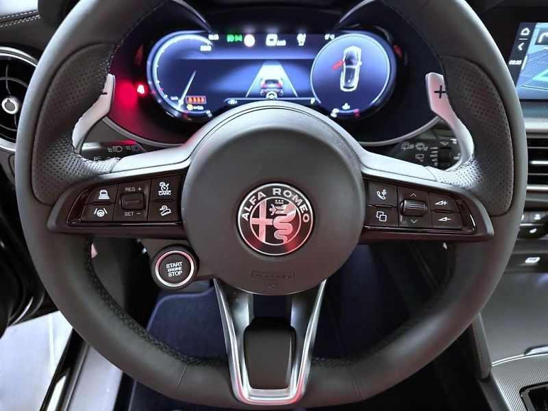 Alfa Romeo Stelvio (2026) 2.0T 280k AT8 ZF Q4 4x4 Veloce - fotka 14 z 16