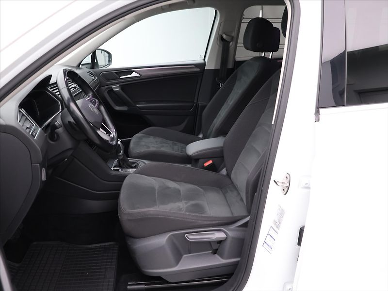 Volkswagen Tiguan Allspace 2,0 TDI - fotka 12 z 31