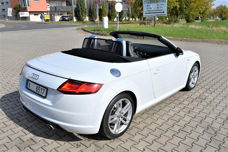 Audi TT 1.8TFSI S-Line Cabrio,B&O - fotka 4 z 50
